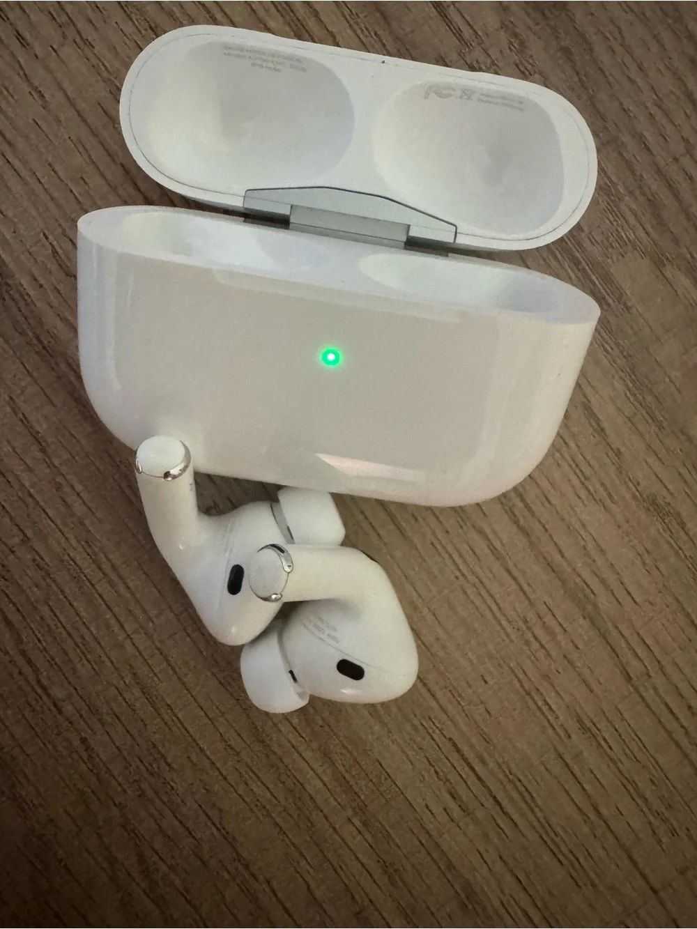 Apple AirPods Pro (White) with Charging Case